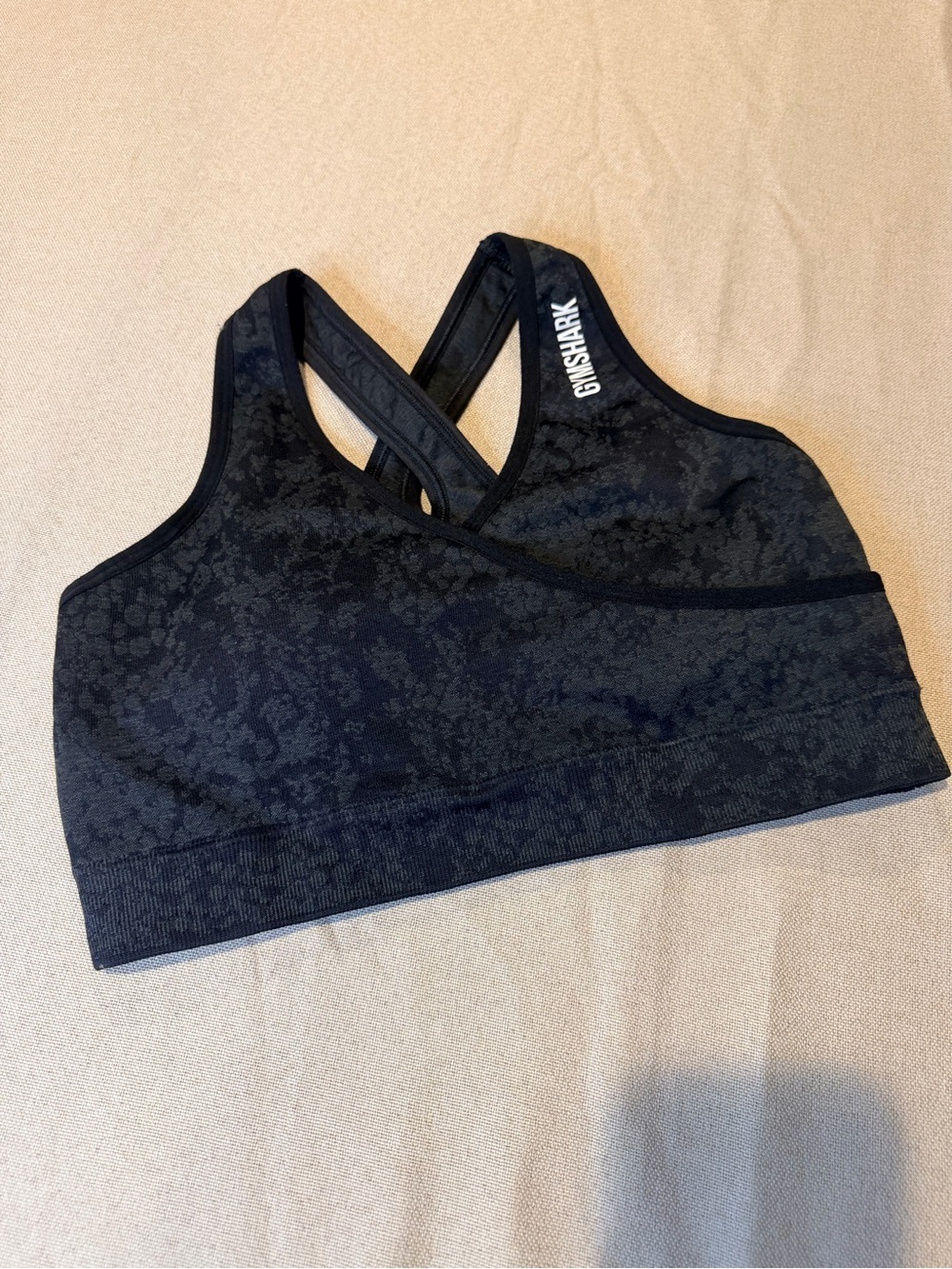 Gymshark Black Seamless Cross-Back Sports Bra with Subtle Jacquard Pattern